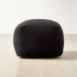 Black Boucle Pouf