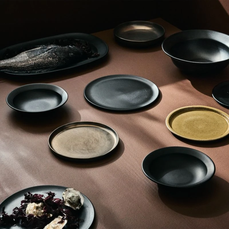 Sculpt Black Dinner Plate - Image 3