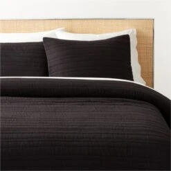Siza Organic Cotton Black Quilt And Pillow Shams